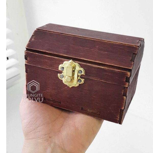 wood chest small size and hand